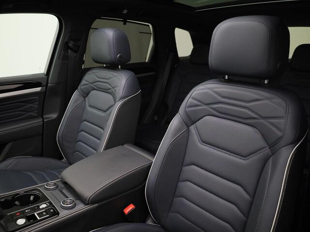 Volkswagen TOUAREG 3.0 TSieHybrid 280kW/381PK 4MOTION Elegance · Panoramadak · Leder · Trekhaak · Garantie tot 17-01-2029 of 100.000km