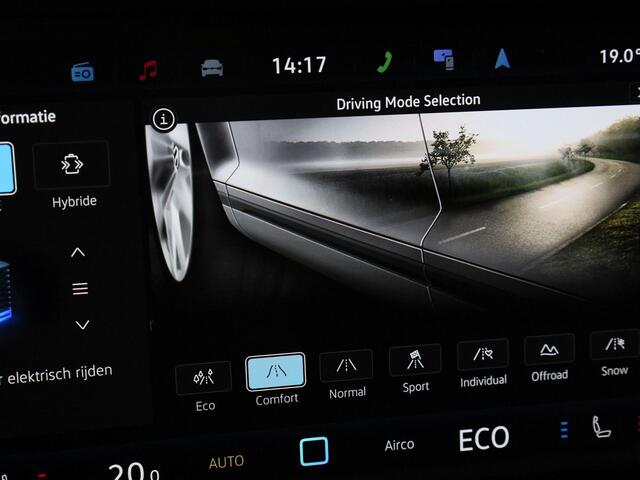 Volkswagen TOUAREG 3.0 TSieHybrid 280kW/381PK 4MOTION Elegance · Panoramadak · Leder · Trekhaak · Garantie tot 17-01-2029 of 100.000km