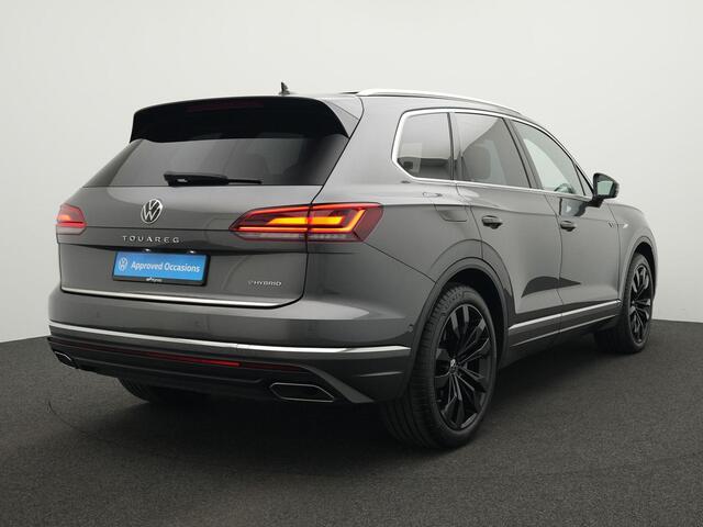 Volkswagen TOUAREG Elegance 3.0 TSi 381 pk tiptronic eHybrid 4MOTION | Panoramadak | Puglia leder | Geheugenstoelen | Rondomzicht camera | Stoelventilatie
