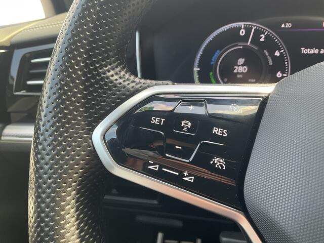 Volkswagen TOUAREG 3.0 TSI 4MOTION R 462PK PHEV Pano Elek.Trekhaak [3500KG] Luchtvering Matrix Memory VOL!