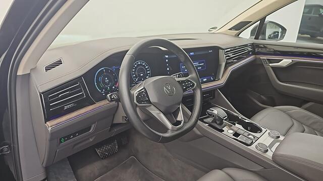 Volkswagen TOUAREG 3.0 TSi eHybrid 4MOTION | Trekhaak | Luchtvering | Head-up | Nachtzicht | Vol!