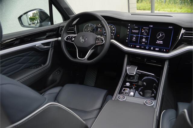 Volkswagen TOUAREG 3.0 TSI eHybrid 4MOTION / Puglia / Luchtvering/ Virtual Cockpit/ Panoramadak/ Trekhaak/ 280kW (381PK)