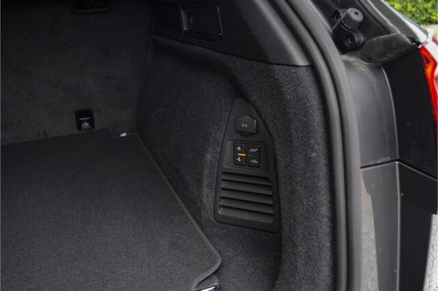 Volkswagen TOUAREG 3.0 TSI eHybrid 4MOTION / Puglia / Luchtvering/ Virtual Cockpit/ Panoramadak/ Trekhaak/ 280kW (381PK)