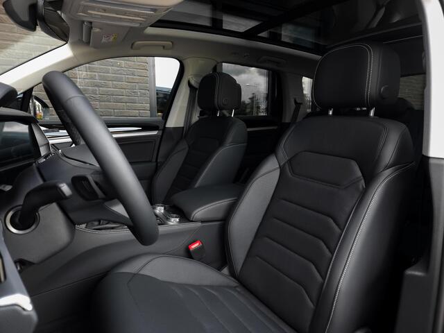 Volkswagen TOUAREG 3.0 TSi eHybrid 4M Elegance | 161 km!! | Luchtv. | Pano | Trekh. | HUD | Stoelvent. + massage | 21 "