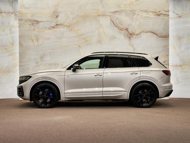 Volkswagen TOUAREG R V6 eHybrid 4Motion, pano, tr.haak, Dynaudio, 22'', luchtv., matrix-LED, memory, HUD, keyless, ACC, privacy