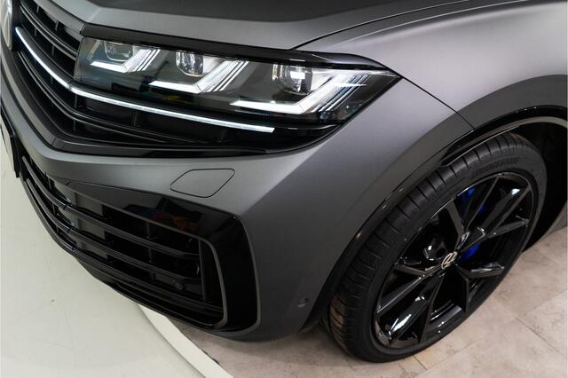 Volkswagen TOUAREG R 3.0 TSi eHybrid 4MOTION R 463PK | 2025 DIRECT LEVERBAAR | VOL OPTIE!