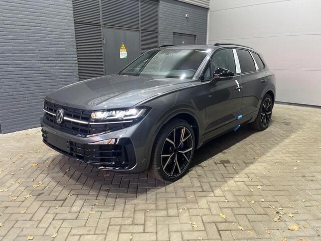 Volkswagen TOUAREG 3.0 TSi eHybrid 4MOTION R Edition | NIEUW | Luchtvering | Head-Up | 22 Inch | Massage | Schuifdak | Trekhaak