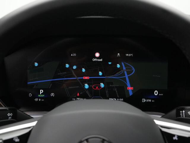 Volkswagen TOUAREG 3.0 TSi 462 pk tiptronic eHybrid 4MOTION R | Panoramadak | Servosluiting portieren | Leder 'Vienna' | Head-Up Display | Geheugenstoelen | Rondomzicht camera