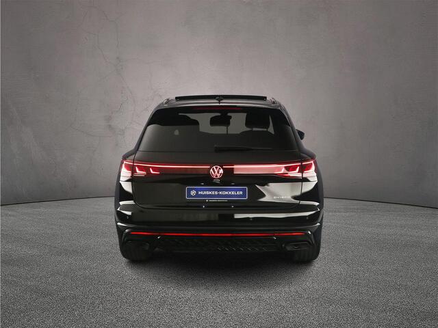 Volkswagen TOUAREG R Edition 3.0 TSI eHybrid 462pk Tiptronic Trekhaak, Panoramadak, DYN audio, Luchtvering, Lederen bekleding, Adaptive cruise control, Head up display
