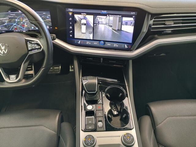 Volkswagen TOUAREG 3.0 TDI DSG R-LINE 4MOTION PANO-DAK/TREKHAAK/CAMERA/CARPLAY/ACC