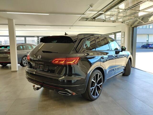 Volkswagen TOUAREG 3.0 TDI DSG R-LINE 4MOTION PANO-DAK/TREKHAAK/CAMERA/CARPLAY/ACC