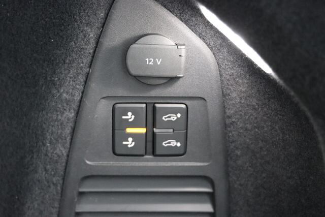 Volkswagen TOUAREG 3.0 TSI eHybrid Elegance 380pk Tiptronic | Luchtvering