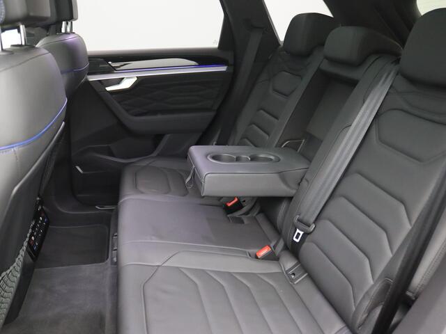 Volkswagen TOUAREG 3.0 TSi e-Hybrid 4MOTION R 463PK Aut. Pano-Schuifdak, 21" LM Velgen, Luchtvering, Keyless, Alarm, Nachtzichtcamera, Servosluiting, Trekhaak, Stoel-Stuurverwarming