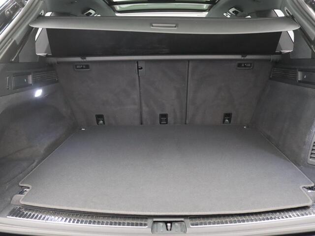 Volkswagen TOUAREG 3.0 TSi e-Hybrid 4MOTION R 463PK Aut. Pano-Schuifdak, 21" LM Velgen, Luchtvering, Keyless, Alarm, Nachtzichtcamera, Servosluiting, Trekhaak, Stoel-Stuurverwarming