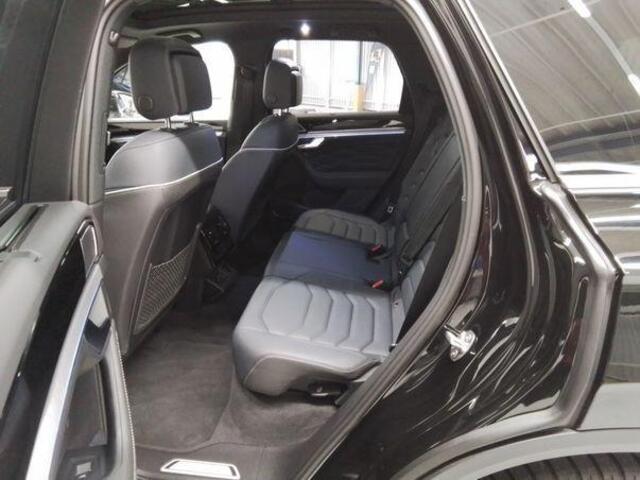 Volkswagen TOUAREG 3.0 TSi eHybrid 4MOTION Elegance