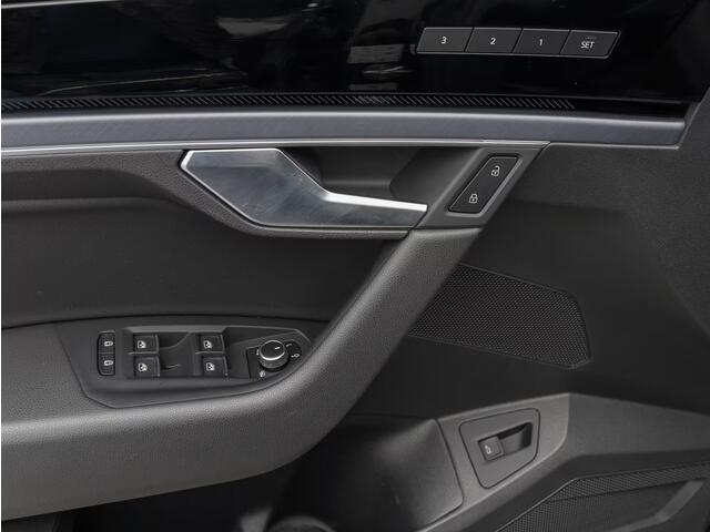 Volkswagen TOUAREG 3.0 TDI R-Line Grijs Kenteken ACC Stoelkoeling Luchtvering Trekhaak Head-Up