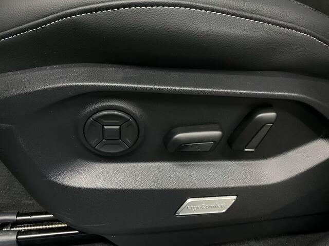 Volkswagen TOUAREG 3.0 TDI Elegance Grijs Kenteken ACC Luchtvering Comfortstoelen Trekhaak