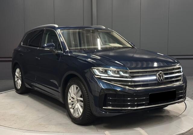 Volkswagen TOUAREG 3.0 TDI Elegance Grijs Kenteken ACC Luchtvering Comfortstoelen Trekhaak