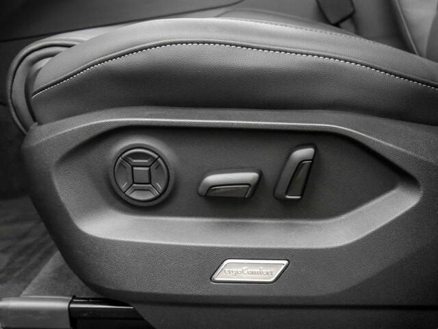 Volkswagen TOUAREG 3.0 TDI Grijs Kenteken ACC Luchtvering Comfortstoelen Trekhaak