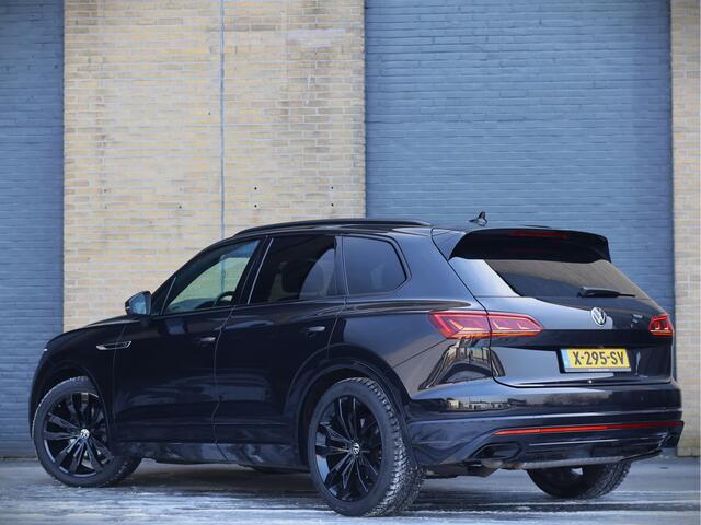 Volkswagen TOUAREG 3.0 V6 TDI R-Line 4Motion | Massage | Luchtvering | HUD | Matrix | ACC | Achterasbesturing |