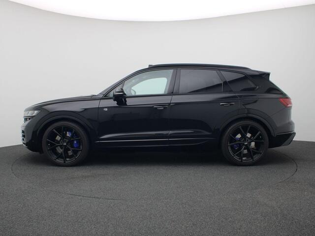 Volkswagen TOUAREG 3.0 TSi eHybrid 4MOTION R Final Edition 463PK DSG matrix led, trekhaak, panoramadak, 360gr. camera, leder, luchtvering, keyless, stuur-stoelverwarming, Dynaudio, head-up display, 22" lichtmetaal