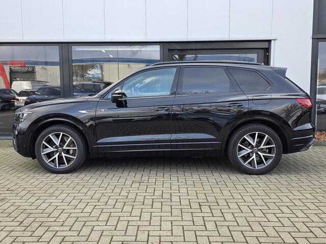 Volkswagen TOUAREG 3.0 TSi 4MOTION R + PANO DAK + LED + TREKHAAK + LUCHTVERING