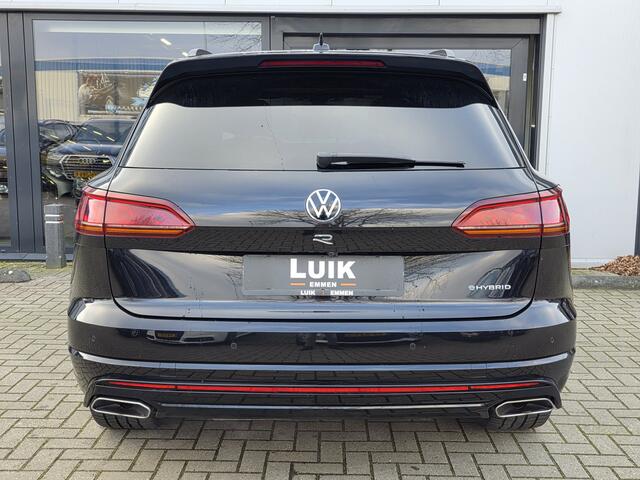Volkswagen TOUAREG 3.0 TSi 4MOTION R + PANO DAK + LED + TREKHAAK + LUCHTVERING