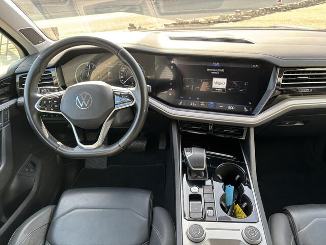 Volkswagen TOUAREG 3.0 TSi eHybrid 4MOTION / 3.500kg Trekgewicht / Incl Winterset / Wegklapbare Trekhaak / Schuifkanteldak /