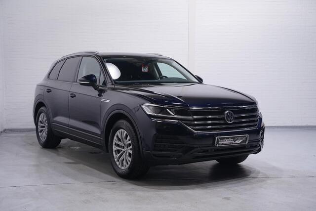 Volkswagen TOUAREG 3.0 TDI 231 pk Grijs Kenteken 2-Zits Navi, Camera Trekhaak 3.500 kg, Leder Zwart, Adapt. Cruise, Luchtvering
