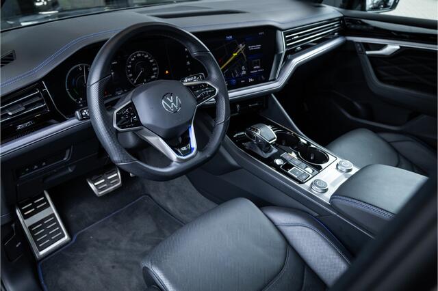 Volkswagen TOUAREG 3.0 TSi 4MOTION R - Panorama | Luchtvering | Elek. Trekhaak | Memory | 360 Camera