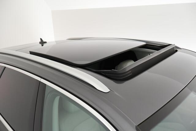 Volkswagen TOUAREG 3.0 TDI 230pk R-Line Grijs Kenteken Trekhaak Camera Luchtvering Matrix Led Keyless Leder Memory Virtual Cockpit Navigatie