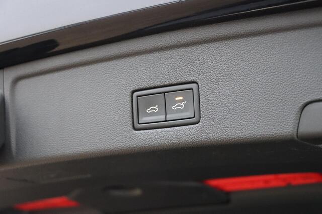 Volkswagen TOUAREG 3.0 TSI eHybrid Elegance 380pk Tiptronic | Luchtvering