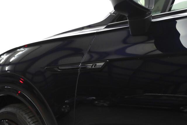 Volkswagen TOUAREG 3.0 TDI 286 PK Atmosphere R-Line, Luchtvering, Trekhaak, Panoramadak, Adap. Cruise Control