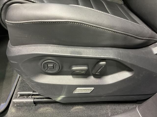 Volkswagen TOUAREG 3.0 TSi 462pk DSG eHybrid 4MOTION R · SOH 96.9% · Panoramadak · 360 Camera · Luchtvering · Wegklapbare Trekhaak · Stoelventilatie · Elek. Voorstoelen · 21'' Inch ·