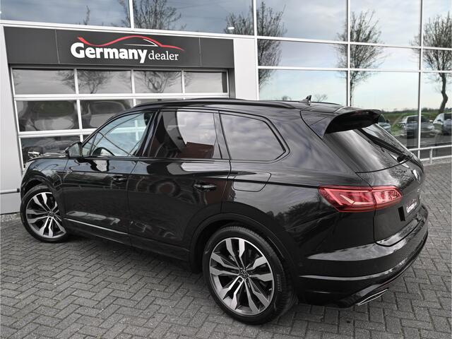 Volkswagen TOUAREG 3.0TSi eHybrid 4Motion R V6 462pk Lucht Pano Leder Trekh 21-Inch Head-Up 21-Inch VOL!
