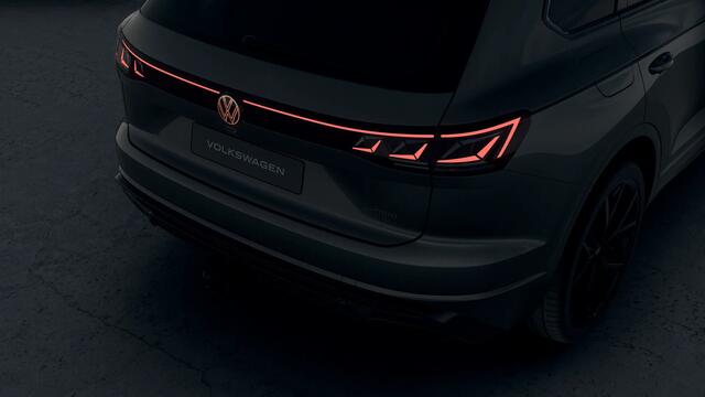 Volkswagen TOUAREG R Edition | Buitenspiegels elektrisch instel-, verwarm- en inklapbaar | Diefstalalarm | Telefoon draadloos oplaadbaar (Wireless Charging)