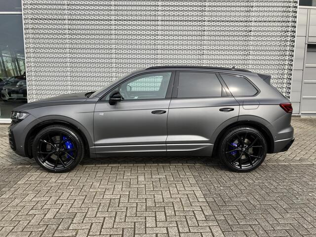 Volkswagen TOUAREG R Edition 3.0 eHybrid 340 kW / 462 PK SUV 8 versn. | Nachtzichtondersteuning | Comfort pakket | Opbergpakket | Trekhaak wegklapbaar met Trailer Assist | Silicon Grey mat lak |