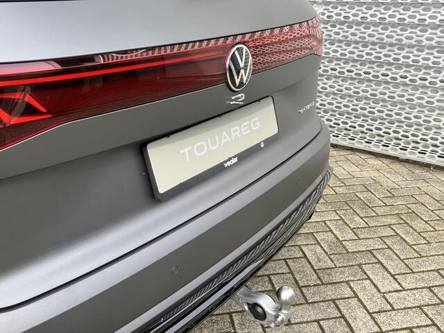 Volkswagen TOUAREG R Edition 3.0 eHybrid 340 kW / 462 PK SUV 8 versn. | Nachtzichtondersteuning | Comfort pakket | Opbergpakket | Trekhaak wegklapbaar met Trailer Assist | Silicon Grey mat lak |
