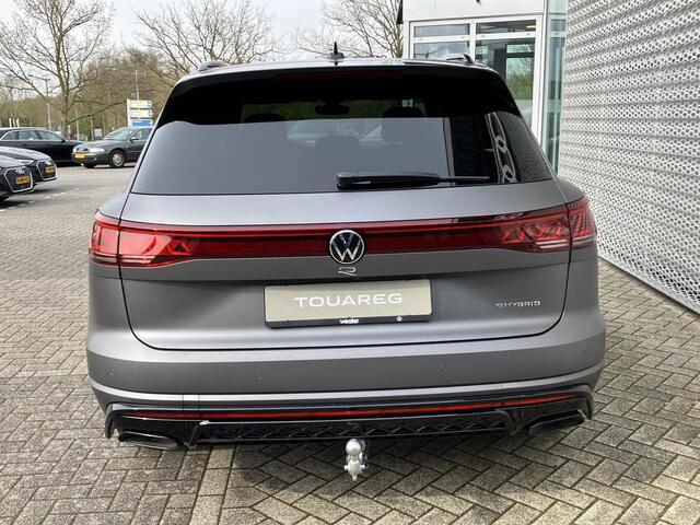 Volkswagen TOUAREG R Edition 3.0 eHybrid 340 kW / 462 PK SUV 8 versn. | Nachtzichtondersteuning | Comfort pakket | Opbergpakket | Trekhaak wegklapbaar met Trailer Assist | Silicon Grey mat lak |