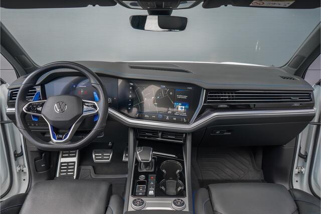 Volkswagen TOUAREG 3.0 TSi 4MOTION R Black Style Pano Trekhaak 22"