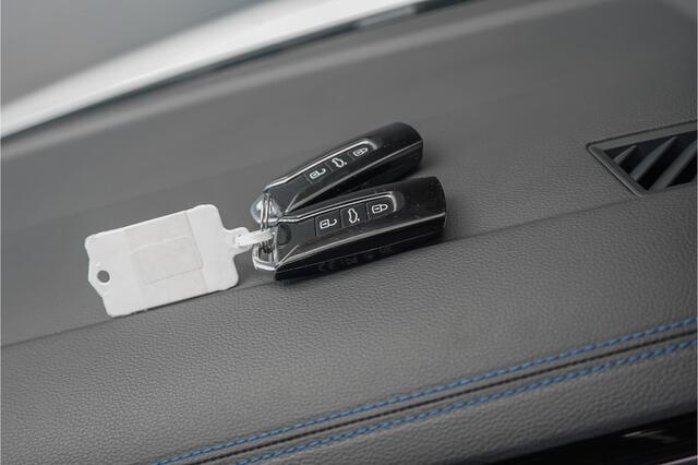 Volkswagen TOUAREG 3.0 TSi 4MOTION R Black Style Pano Trekhaak 22"