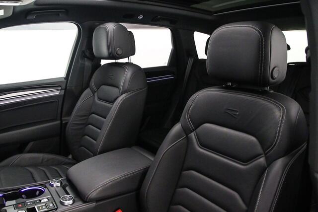 Volkswagen TOUAREG R 3.0 TSI eHybrid 462pk Tiptronic Trekhaak, Luchtvering, Lederen bekleding, Panoramadak, LED matrix koplampen, Adaptive cruise control, Elektrische achterklep