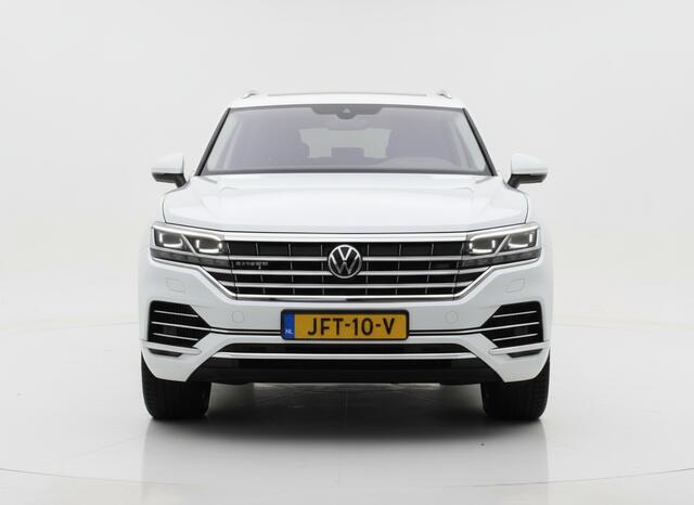 Volkswagen TOUAREG 3.0 TSi eHybrid ATMOSPHERE 4MOTION TREKHAAK/HEAD-UP/PANORAMADAK