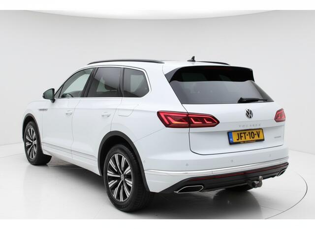 Volkswagen TOUAREG 3.0 TSi eHybrid ATMOSPHERE 4MOTION TREKHAAK/HEAD-UP/PANORAMADAK