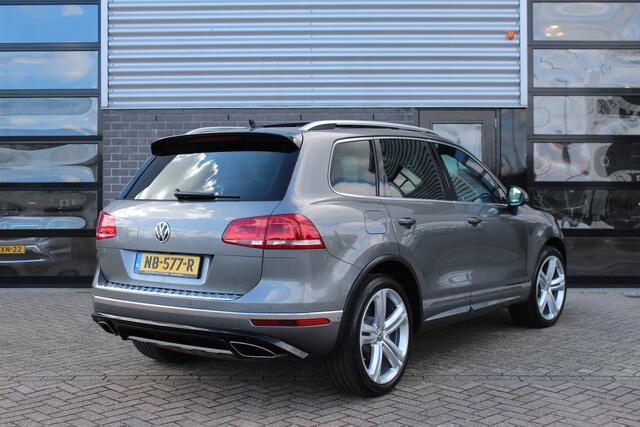 Volkswagen TOUAREG 3.0 TDI R-line / Panoramadak / Keyless / N.A.P.