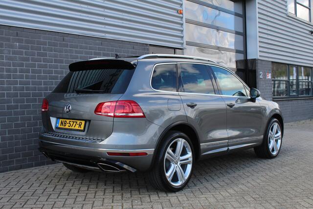 Volkswagen TOUAREG 3.0 TDI R-line / Panoramadak / Keyless / N.A.P.