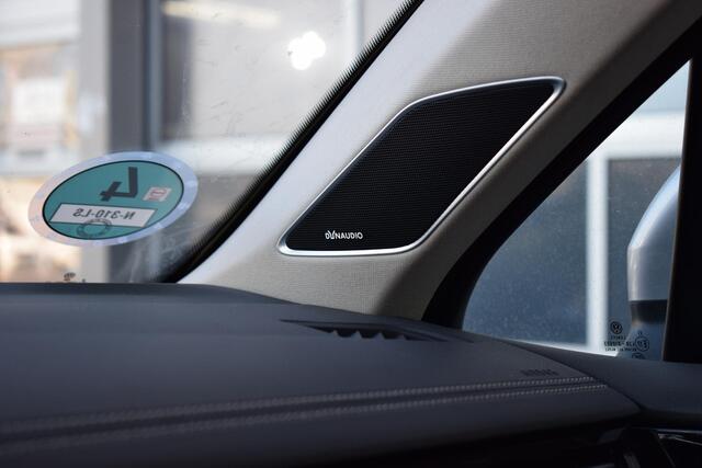 Volkswagen TOUAREG 3.0 TSi eHybrid 4MOTION | Trekhaak | Luchtvering | Pano | Leer | Memory