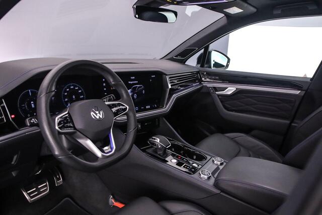 Volkswagen TOUAREG R 3.0 TSI eHybrid 462pk Tiptronic Trekhaak, Lederen bekleding, Luchtvering, Panoramadak, Adaptive cruise control, 360 camera, Elektrische achterklep