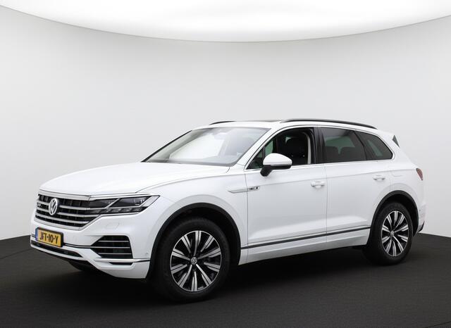Volkswagen TOUAREG 3.0 TSi eHybrid ATMOSPHERE 4MOTION TREKHAAK/HEAD-UP/PANORAMADAK