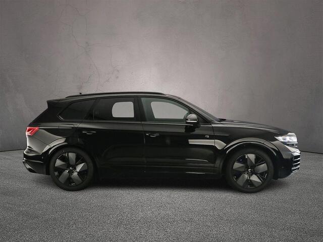 Volkswagen TOUAREG R 3.0 TSI eHybrid 462pk Tiptronic Trekhaak, DYN audio, Lederen bekleding, Luchtvering, Adaptive cruise control, 360 camera, Elektrische achterklep